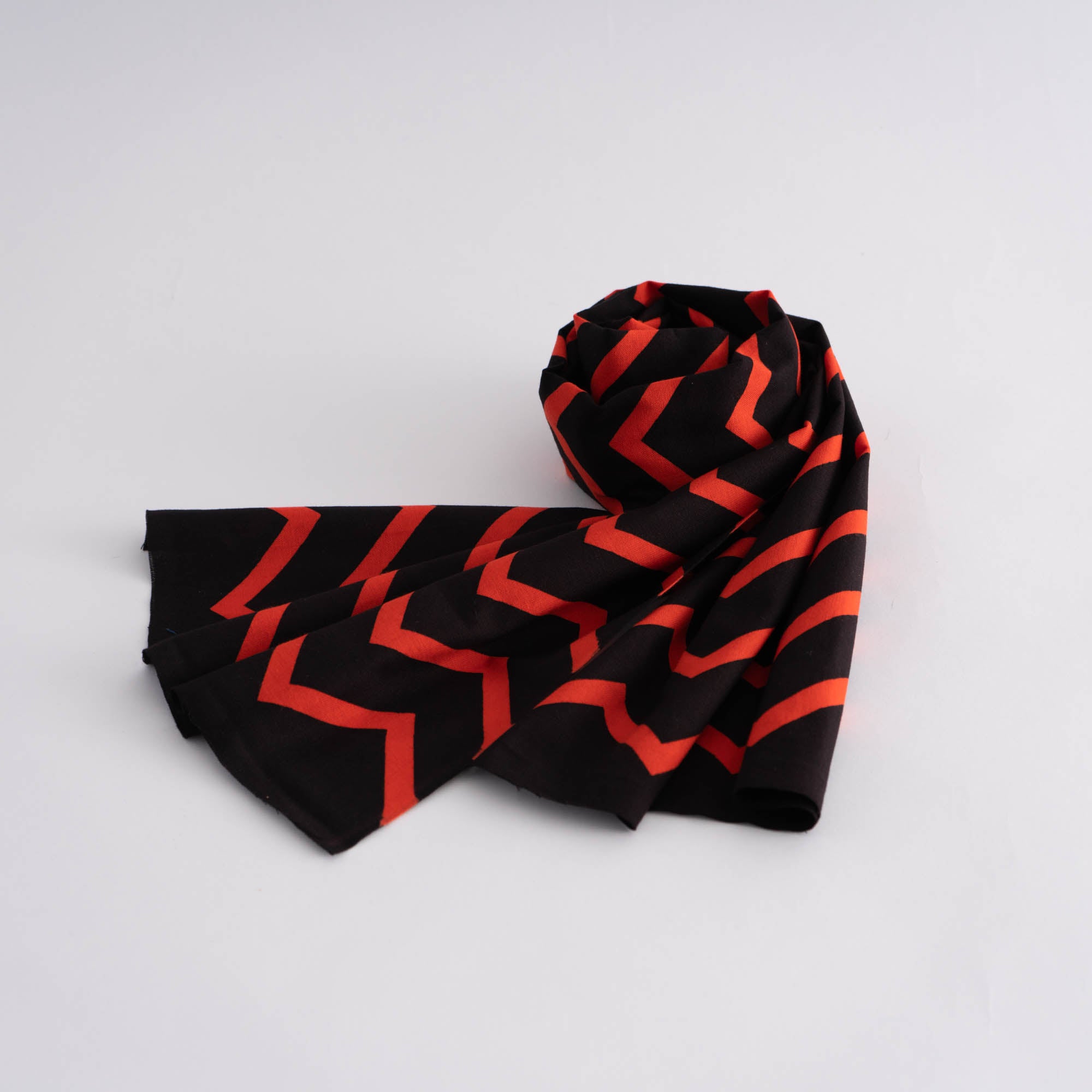 SCARF Zig Zag Red