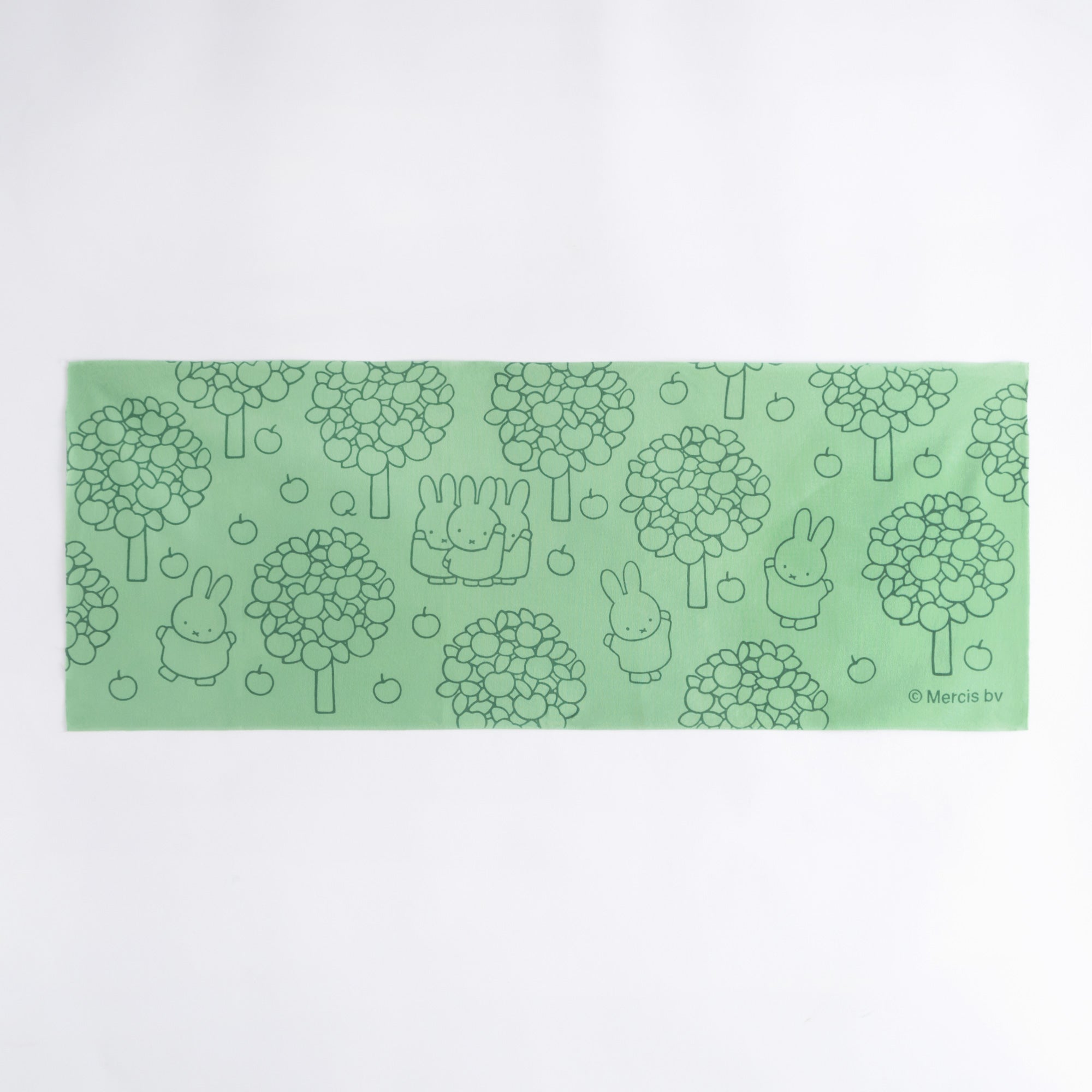 ミッフィーとりんごの木