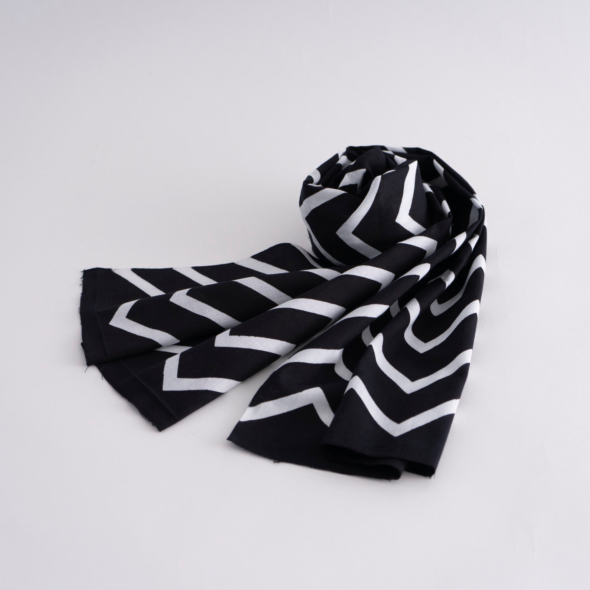 SCARF Zig Zag White