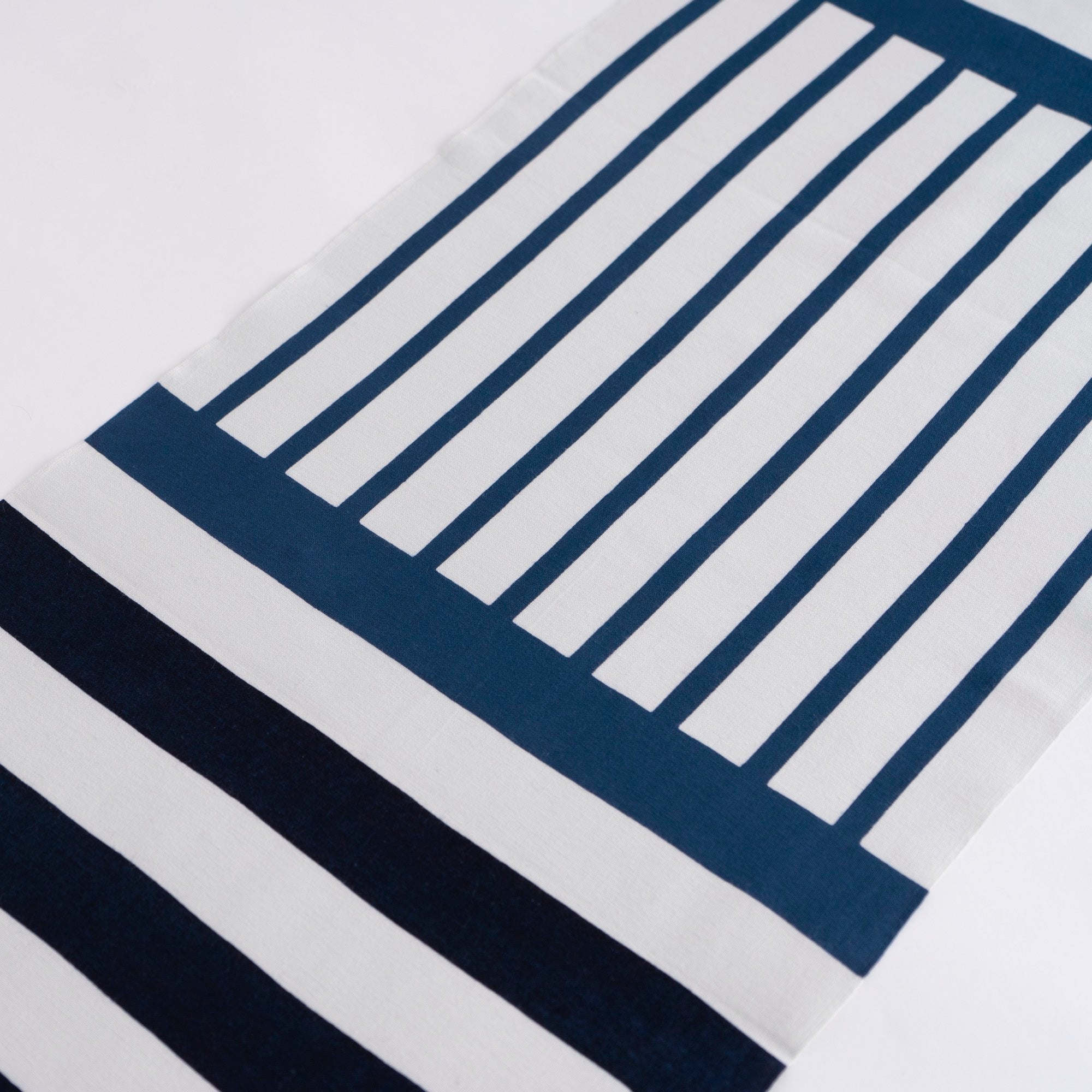 SCARF Lines Navy