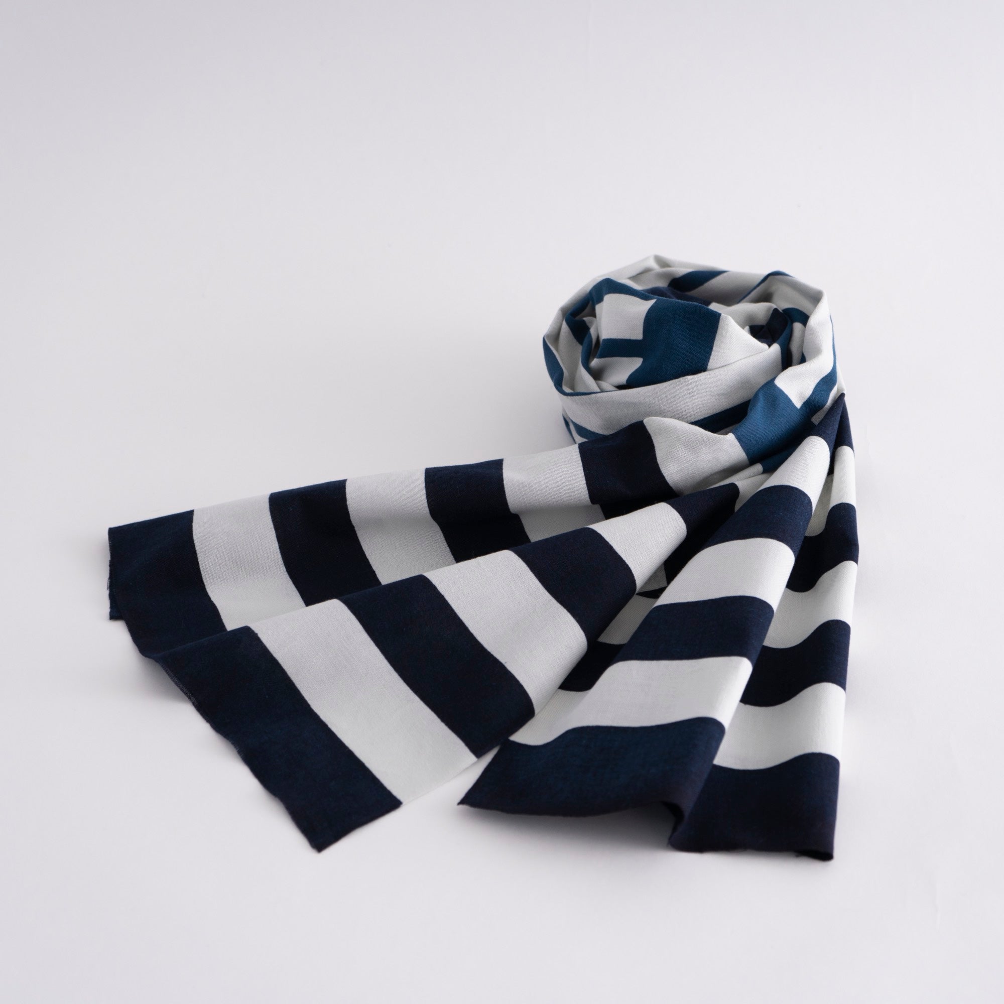 SCARF Lines Navy